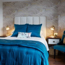 Kertas dinding untuk bilik tidur kecil: warna, reka bentuk, kombinasi, idea untuk siling rendah dan bilik sempit-7