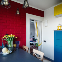 Giấy dán tường màu đỏ tía trên tường: loại, thiết kế, sắc thái, sự kết hợp với các màu khác, rèm cửa, đồ nội thất-5