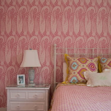 Różowa tapeta we wnętrzu: rodzaje, pomysły projektowe, odcienie, połączenie z innymi kolorami-7
