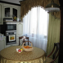 Virtuve ar lambrequins uz logiem: veidi, drapējumu formas, materiāli, dizains, krāsa-2
