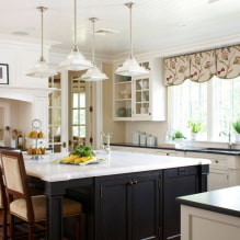 المطبخ مع لامبريكين على النوافذ: أنواع ، أشكال الستائر ، المواد ، التصميم ، اللون 3