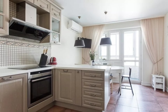 Perdele pentru bucătărie cu ușă de balcon - opțiuni de design moderne