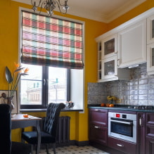 Romerske persienner til køkkenet: typer, design, farver, kombination, dekor-0