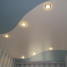 Комбинирани опънати тавани: комбинация по цвят, текстура, с други материали, многостепенна-2