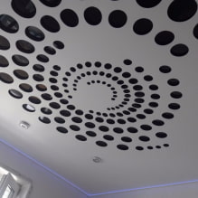 Черно-бял опънат таван: видове конструкции, текстури, форми, опции за дизайн-6