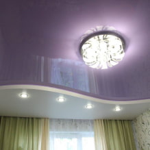 Dvoubarevné napínací stropy: typy, kombinace, design, formy lepení ve dvou barvách, fotografie v interiéru-3