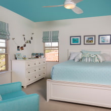 Blå lofter i interiøret: fotos, visninger, design, belysning, kombination med andre farver, vægge, gardiner-0