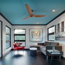 Blauwe plafonds in het interieur: foto's, uitzichten, ontwerp, verlichting, combinatie met andere kleuren, muren, gordijnen-8