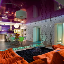 Decorarea tavanului în camera de zi: tipuri de structuri, forme, culoare și design, idei de iluminat-4