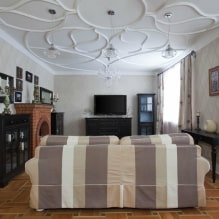 Stropní dekorace v obývacím pokoji: typy konstrukcí, tvary, barvy a design, nápady na osvětlení-8