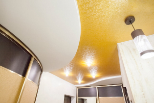 Textured stretch ceiling: imitation of wood, plaster, brocade, mirror, concrete, leather, silk, etc.