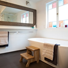 Le choix d'un miroir dans la salle de bain: types, formes, décor, couleur, options avec motif, rétroéclairage-2
