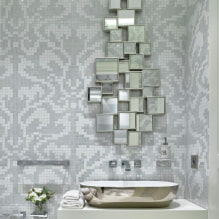 Pilihan cermin di bilik mandi: jenis, bentuk, hiasan, warna, pilihan dengan corak, lampu latar-6