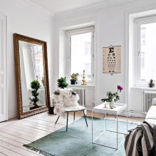 Zrcadla v interiéru obývacího pokoje: typy, design, tvarové možnosti, výběr umístění-6
