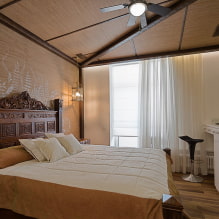 Tempat tidur yang terbuat dari kayu: foto, jenis, warna, reka bentuk (diukir, antik, dengan kepala katil yang lembut, dll.) - 4