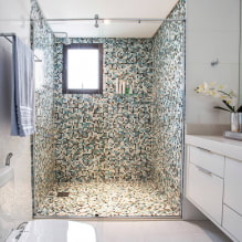 Sprchová miestnosť z dlaždíc: typy, možnosti rozloženia dlaždíc, dizajn, farba, fotografia v interiéri kúpeľne-3