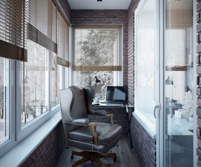 Hoe een kantoor op een balkon of loggia in een appartement uit te rusten?