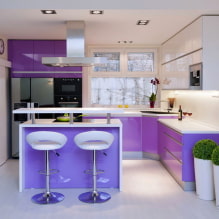 Violetti keittiö: väriyhdistelmät, verhojen, viimeistelyjen, tapettien, huonekalujen, valaistuksen ja sisustuksen valinta-8
