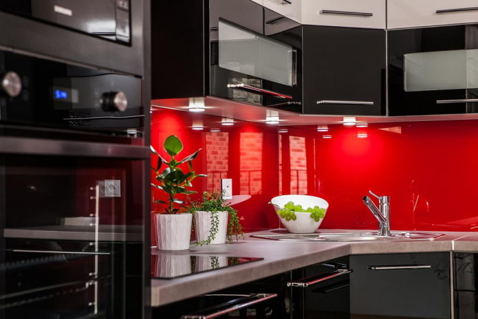 Rødt og sort køkken: kombinationer, stilvalg, møbler, tapet og gardiner