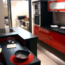 Sarkanā un melnā virtuve: kombinācijas, stila izvēle, mēbeles, tapetes un aizkari-5
