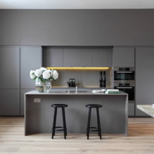 Šedá kuchyňa v interiéri: príklady dizajnu, kombinácie, výber povrchových úprav a záclon-5