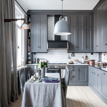 Nhà bếp màu xám trong nội thất: ví dụ thiết kế, kết hợp, lựa chọn lớp hoàn thiện và rèm cửa-7