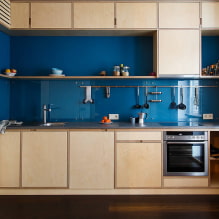 Стъклена престилка за кухнята: снимка в интериора, дизайн, характеристики на избор-1