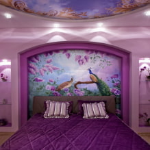 Kaunis violetti makuuhuone sisätiloissa-4