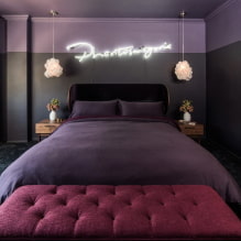 Kaunis violetti makuuhuone sisätiloissa-5