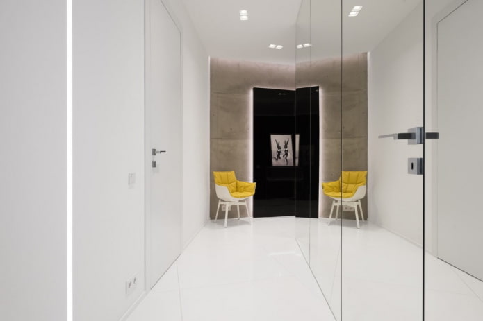 Käytävän ja käytävän suunnittelun piirteet minimalismin tyyliin