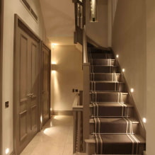 إضاءة الدرج في المنزل: صور حقيقية وأمثلة على الإضاءة -2