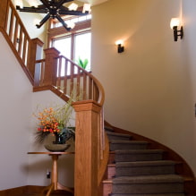 إضاءة الدرج في المنزل: صور حقيقية وأمثلة على الإضاءة - 6