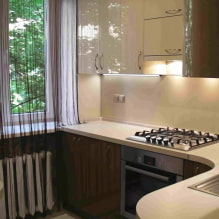 Yksityiskohtainen opas keittiön suunnittelusta 4 m² m-0
