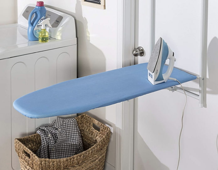 Ideeën voor het opbergen van je strijkplank in een klein appartement