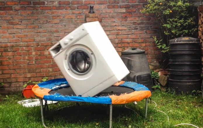 Kāpēc veļas mašīna lec? 10 iemesli un to risinājumi