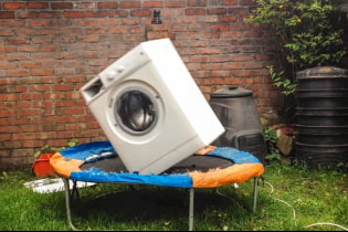Защо пералнята скача? 10 причини и техните решения