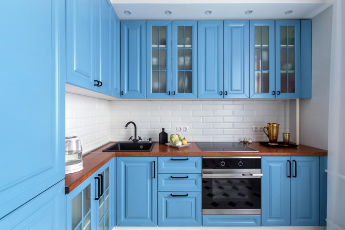 Mėlynos virtuvės dizainas
