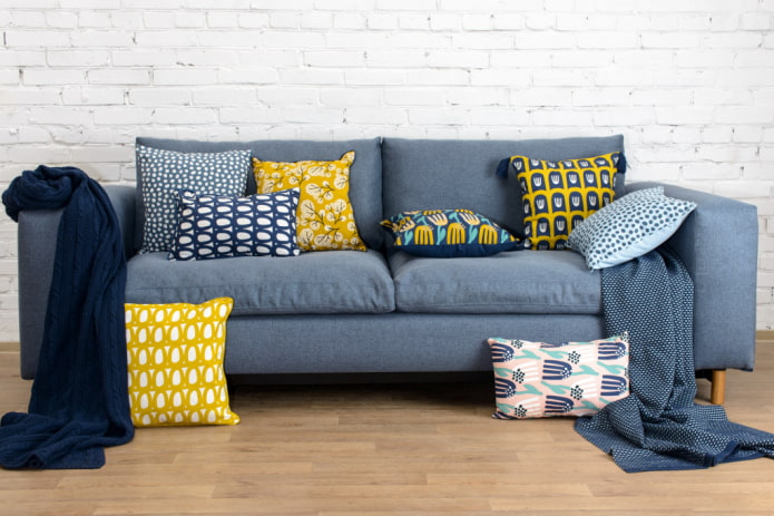 Kaip išsirinkti sofos pagalvėles?