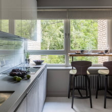 Sådan udstyres et køkken med et vindue? -0