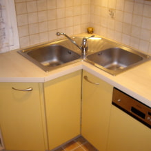Pilihan reka bentuk dapur dengan sink di sudut-4