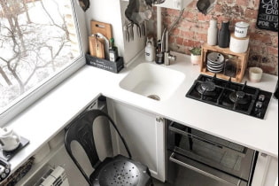 Hoe ruimte te besparen in een kleine keuken?