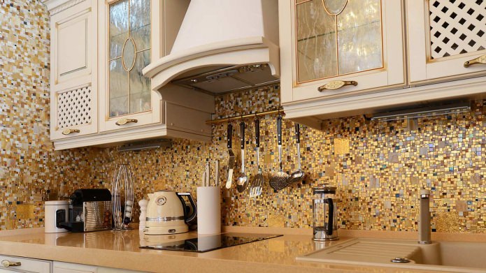 Mozaik mutfaklar: tasarımlar ve yüzeyler