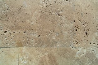 حجر الترافرتين في الديكور والبناء