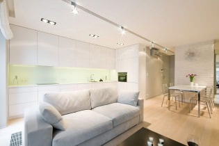 Appartementontwerp in lichte kleuren van Hola Design