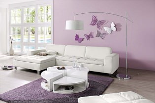 Regels voor het inrichten van een woonkamer in lila tinten